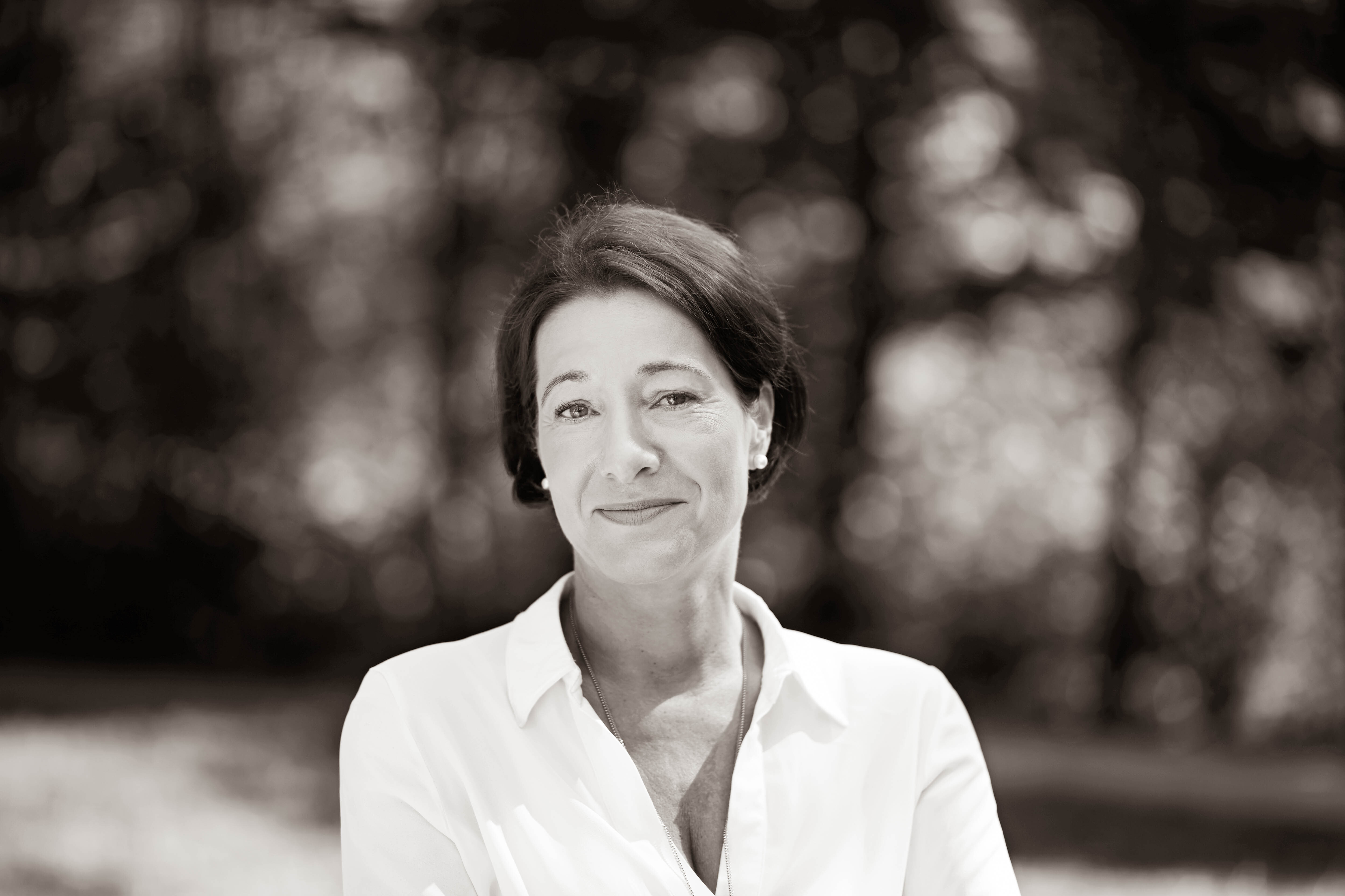 S/W Porträt von Judith Prem Gründerin von Retla e. V.