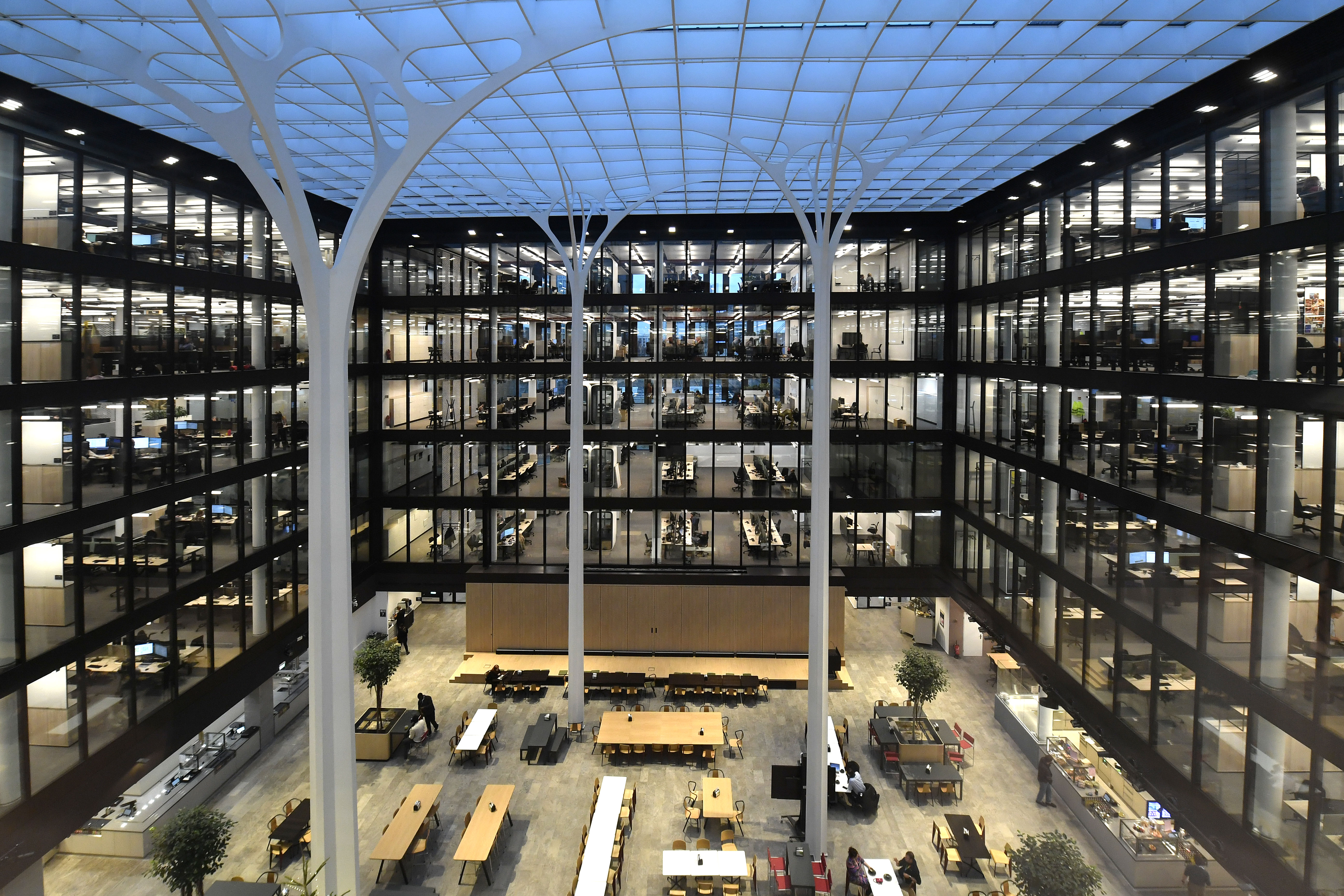 Das Innenhaus des neuen Amazon Gebäudes in München Schwabing