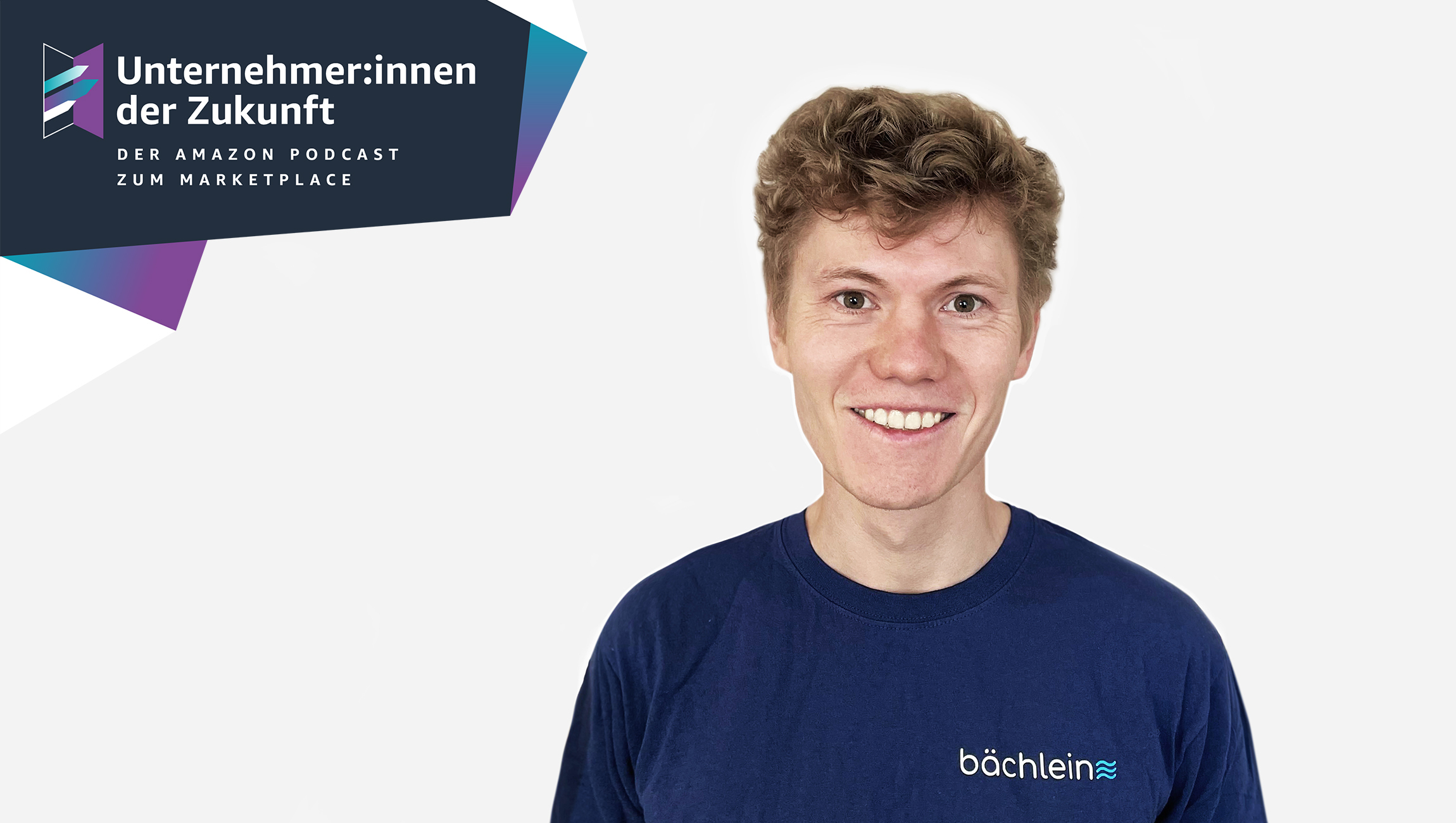 Porträtfoto von Jan Carlsen von Bächlein mit Unternehmens-T-Shirt für den Unternehmer:innen der Zukunft Podcast. #UdZ