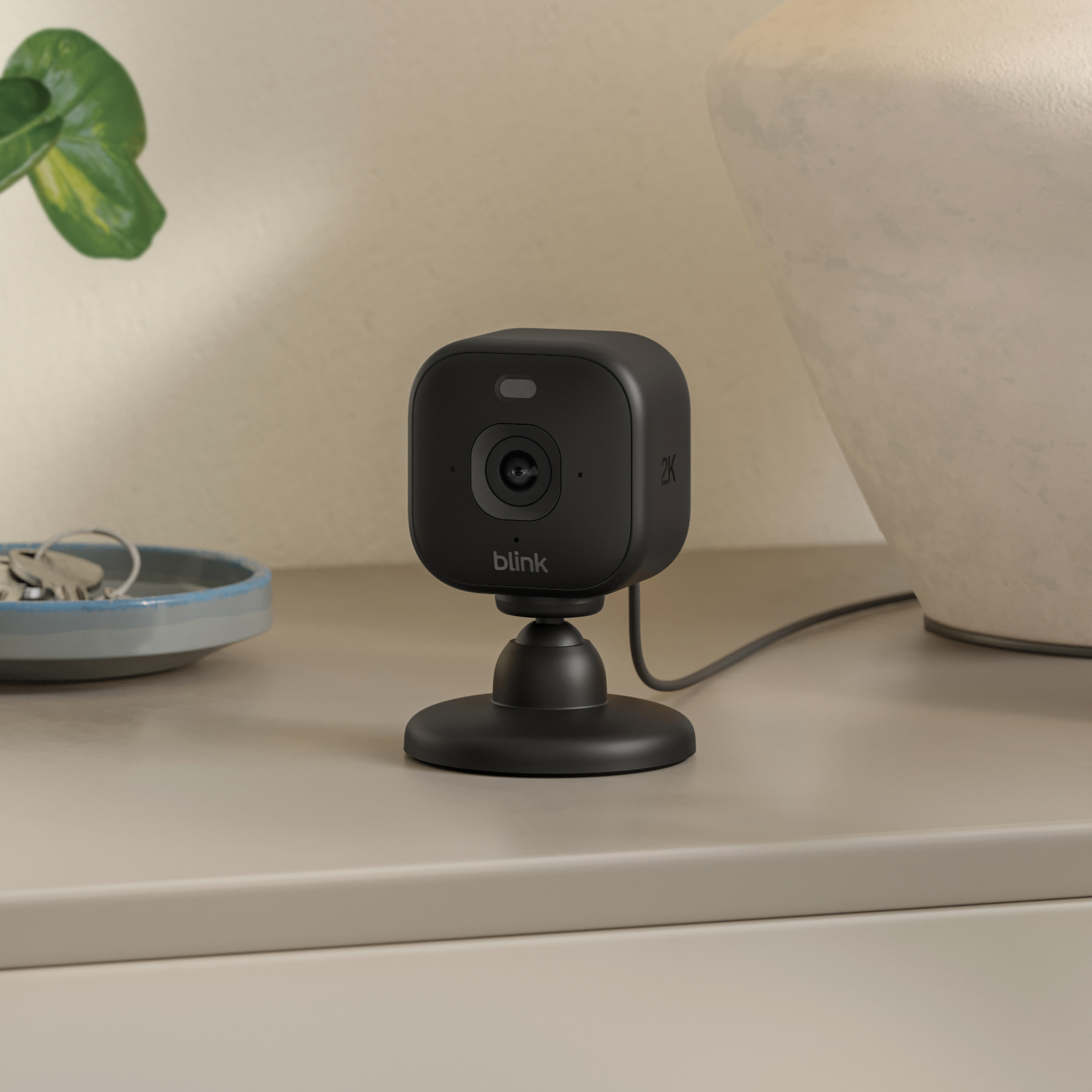 Blink Außenkamera Mit Flutlicht - Kabellose Sicherheitskamera 700 Lumen