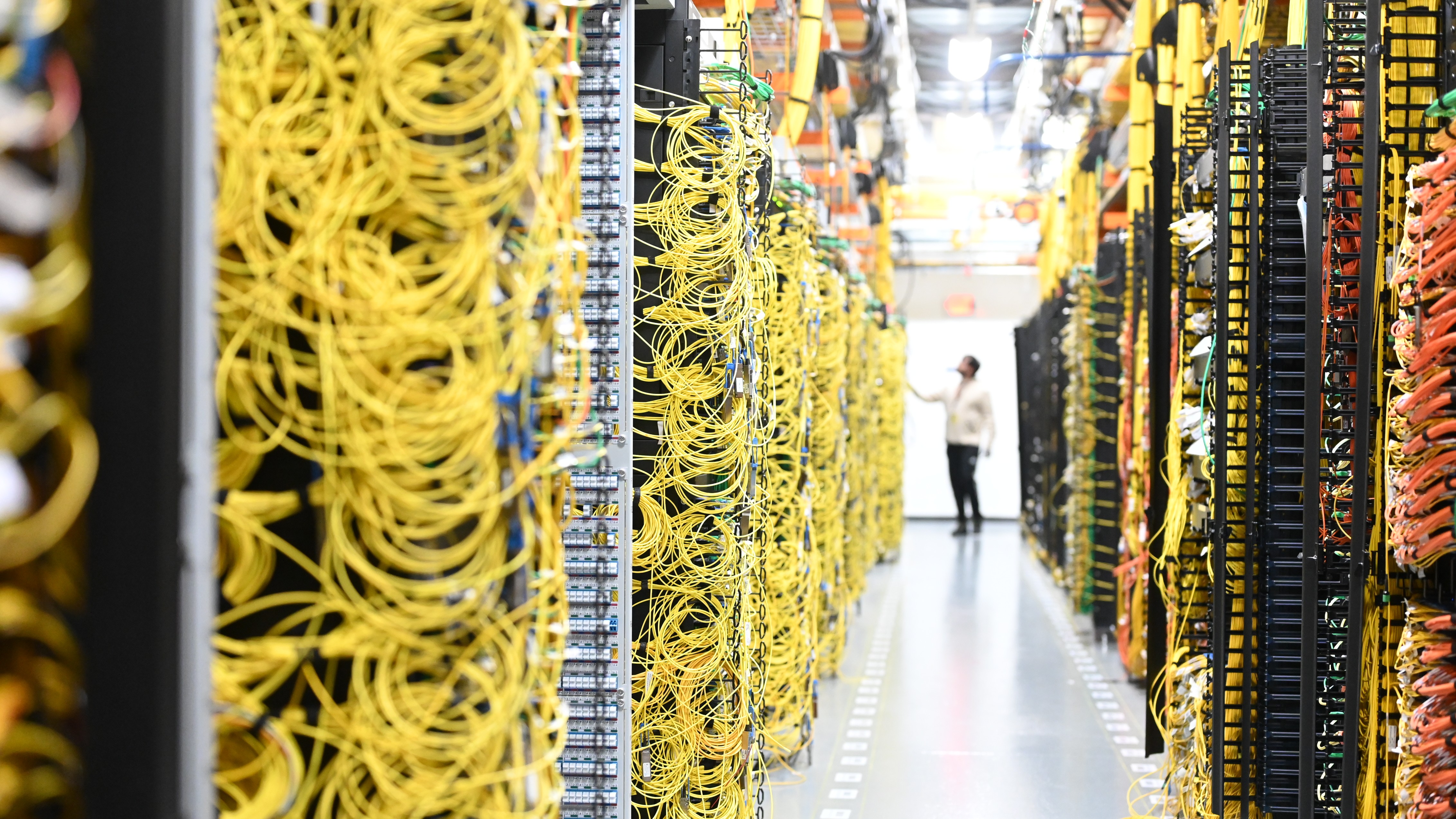 AWS_Data_Center_Interior