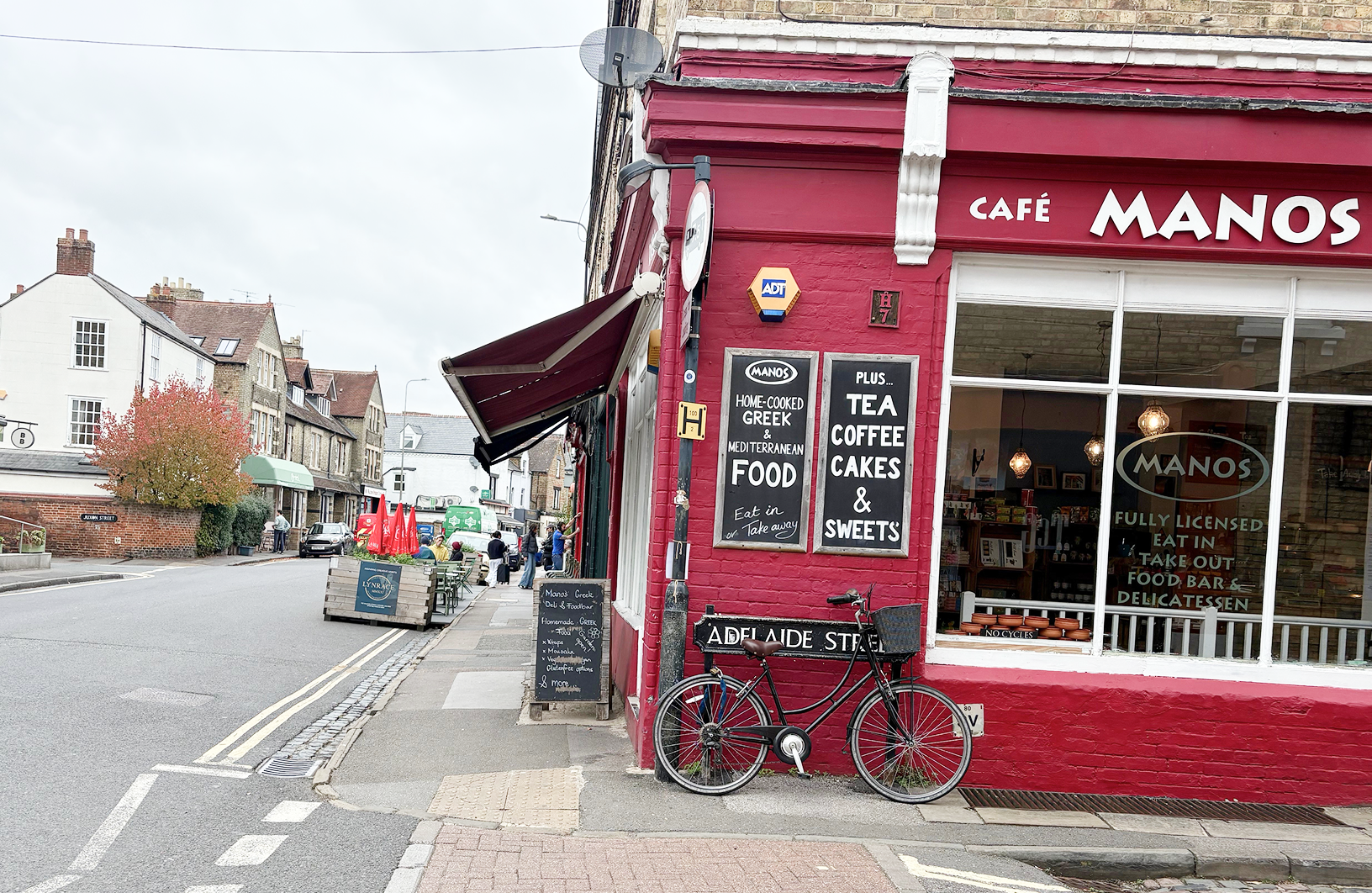 Manos Café in Oxford
