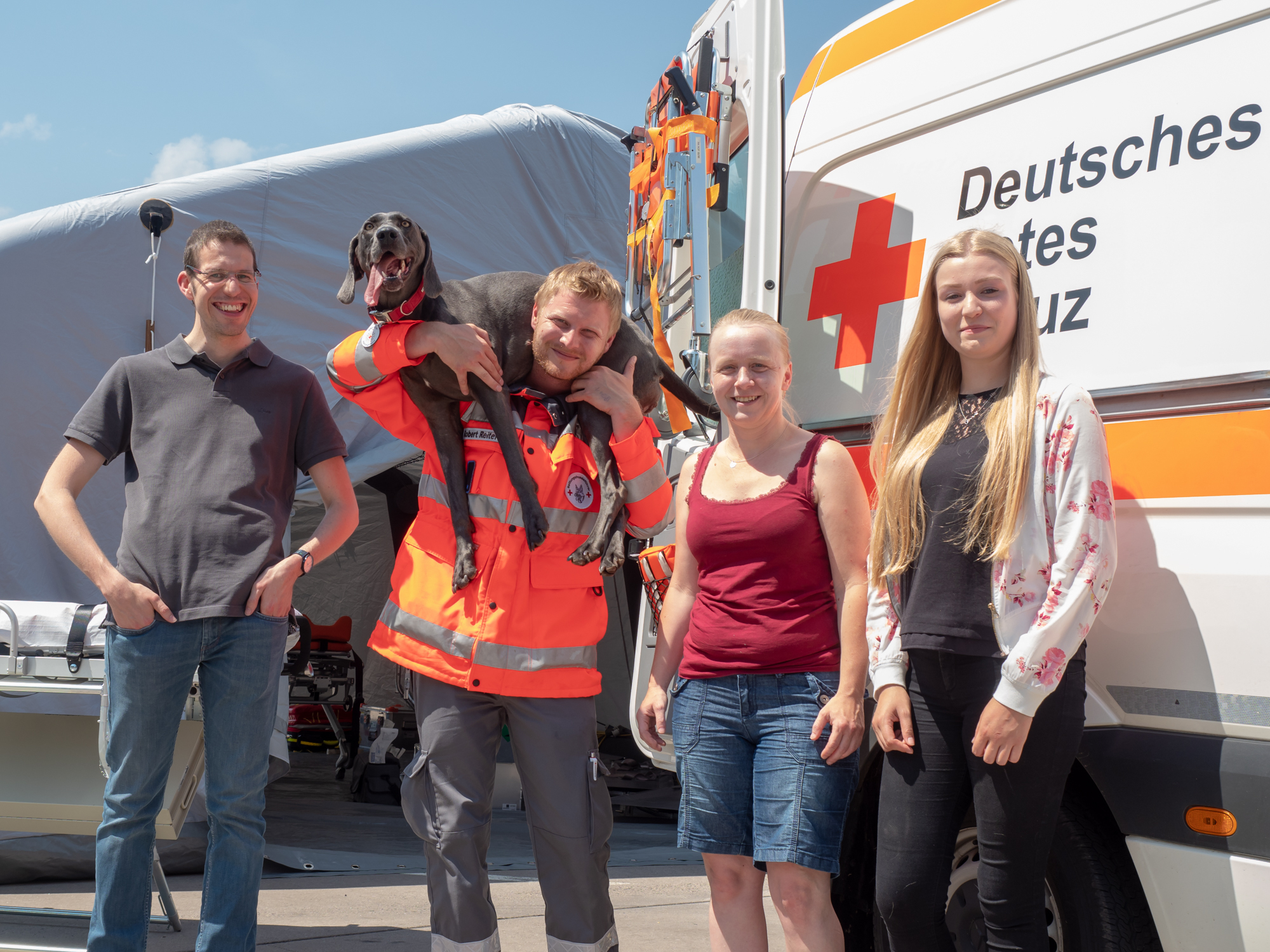 Robert Reiter mit Rettungshündin Mali