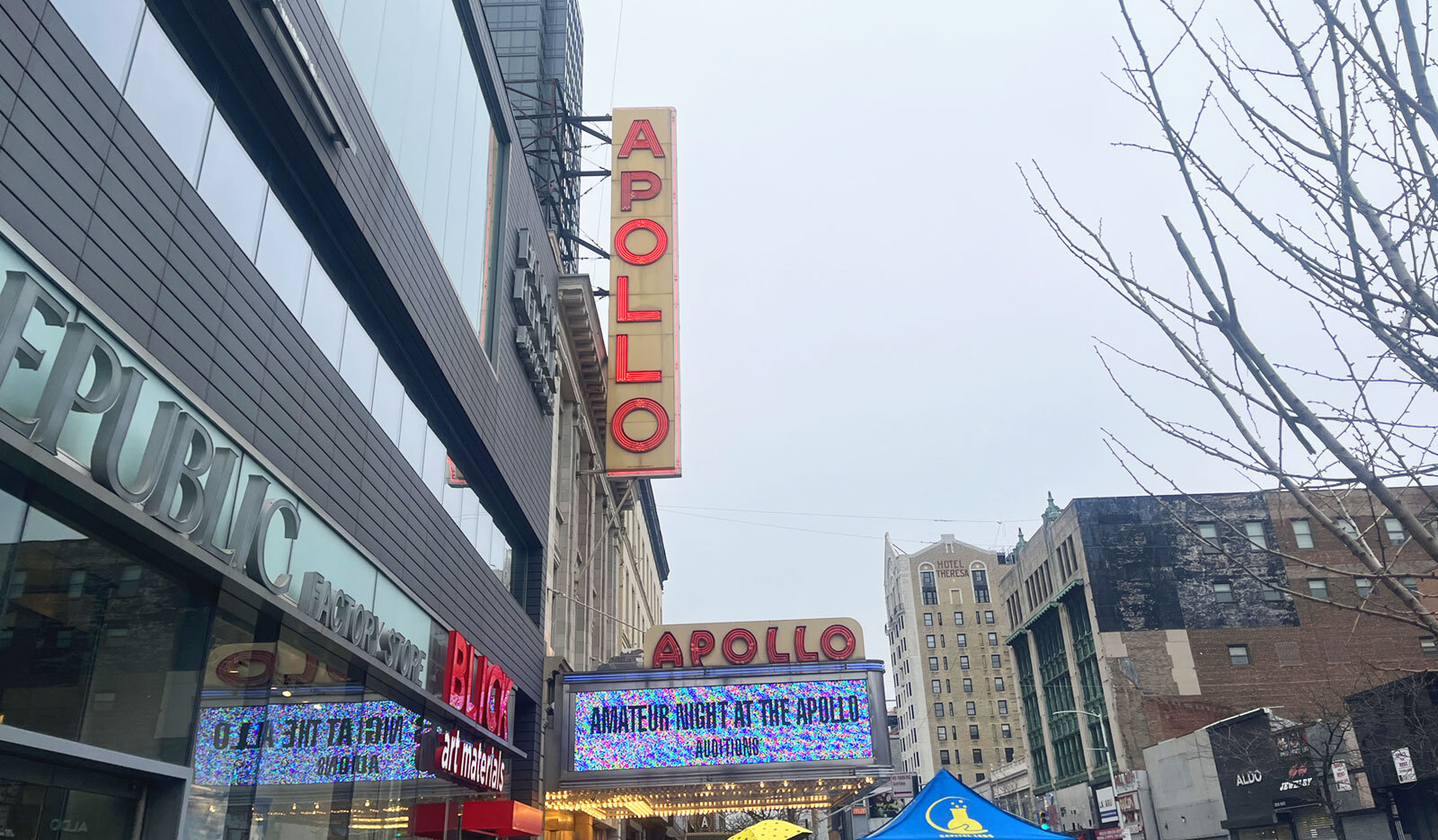 An image of the Apollo Theater sign