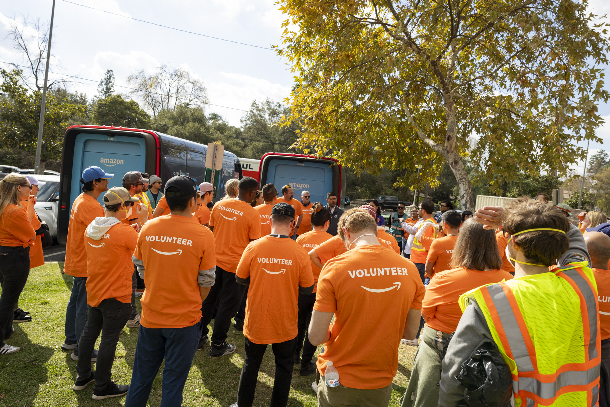Amazon employees volunteering to support communities impacted by LA wildfires