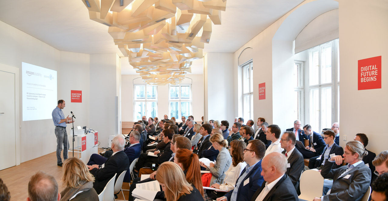 Ralf Herbrich, Director Machine Learning bei Amazon, spricht auf der Amazon Academy on Innovation.