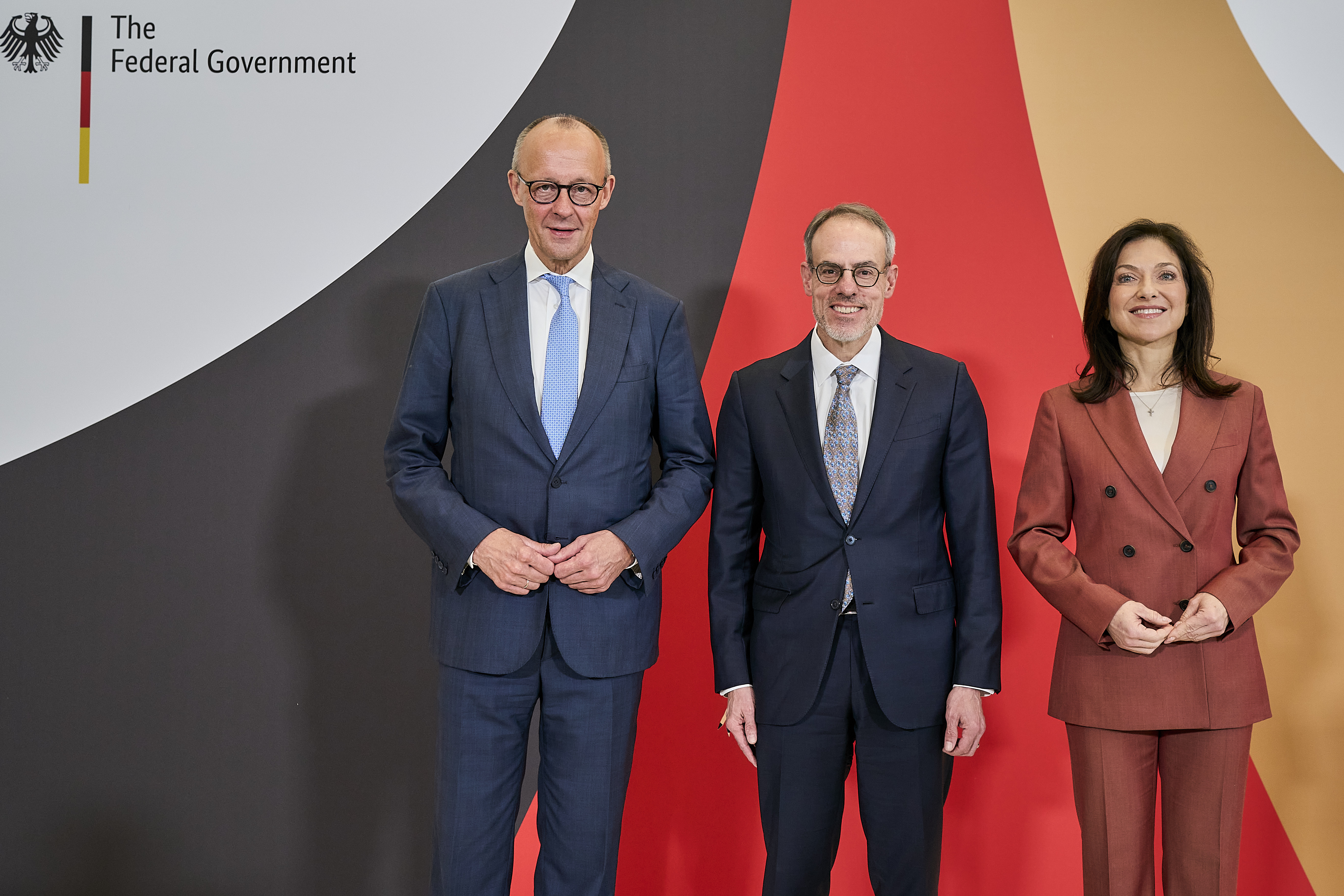 Bundeskanzler Friedrich Merz, David Zapolsky, Chief Global Affairs and Legal Officer bei Amazon, Katherina Reiche, Bundesministerin für Wirtschaft und Energie