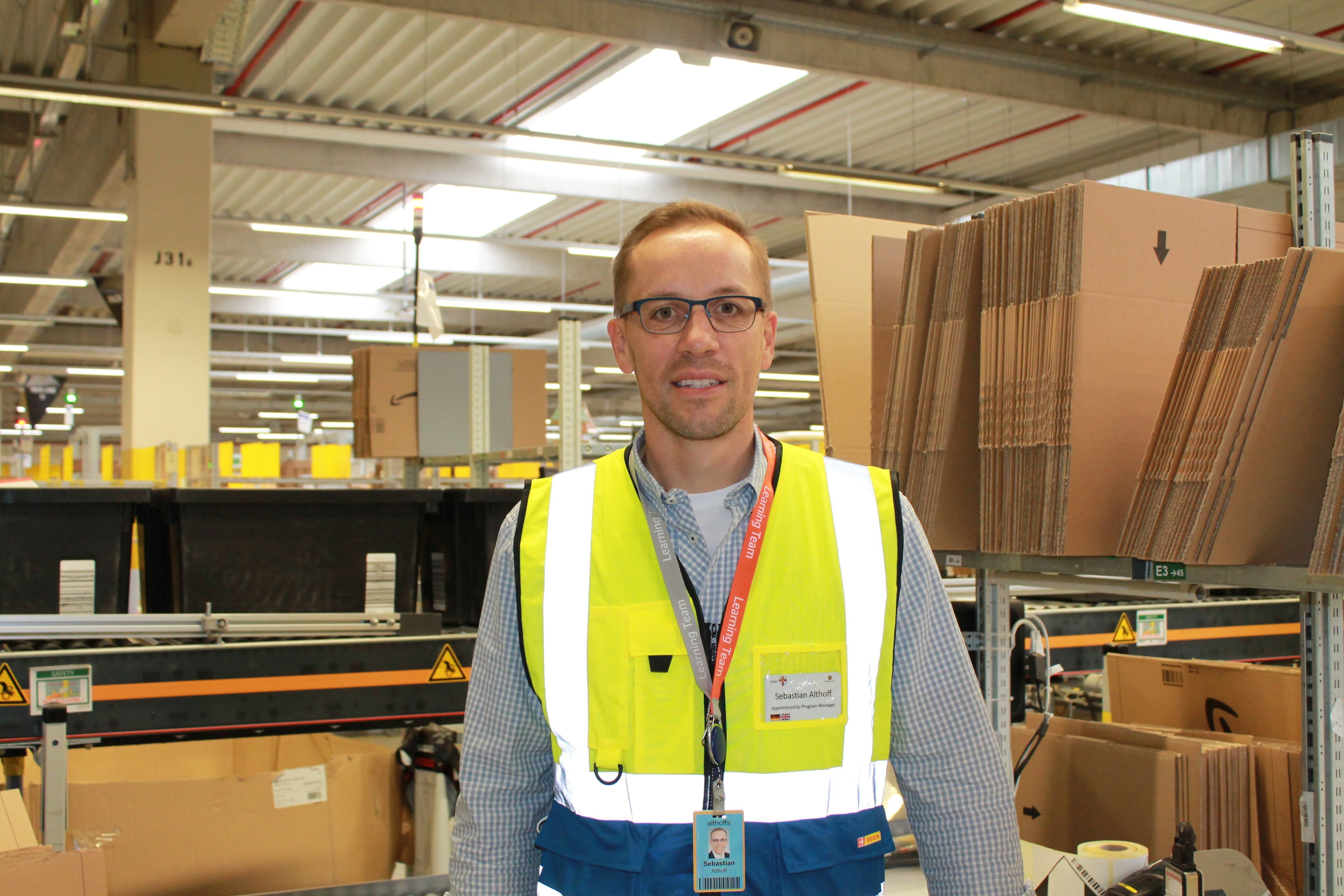 2020 Sebastian Althoff im Logistikzentrum