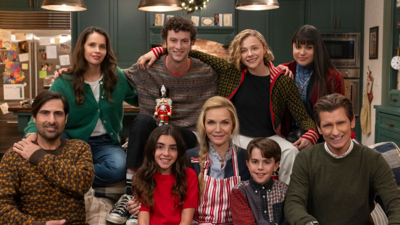 The cast of 'Oh. What. Fun' in the style of a family Christmas card