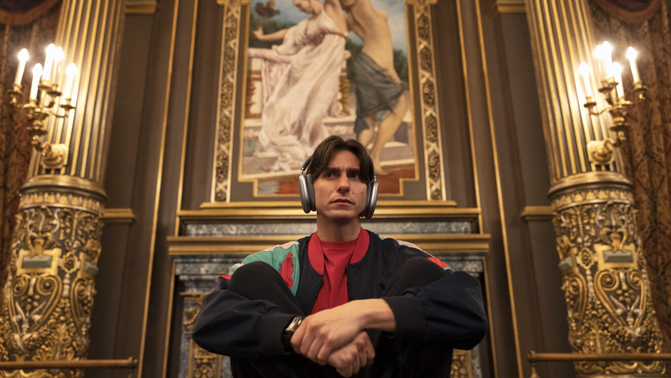 A still from Étoile on Prime Video