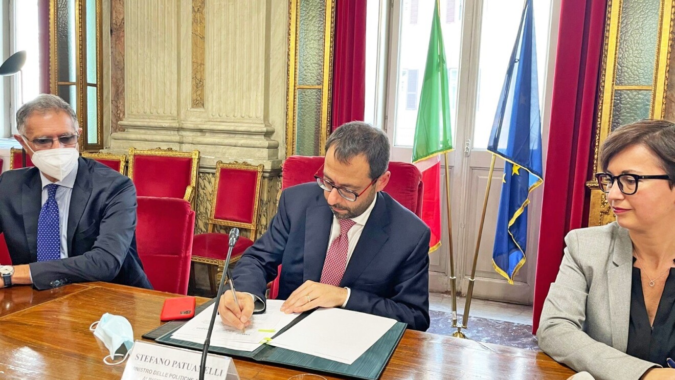 Signing of a Memorandum between the Italian Ministry of Agriculture and Amazon