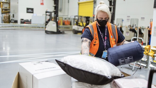 图片来自亚马逊为支持乌克兰难民而设立的斯洛伐克中心