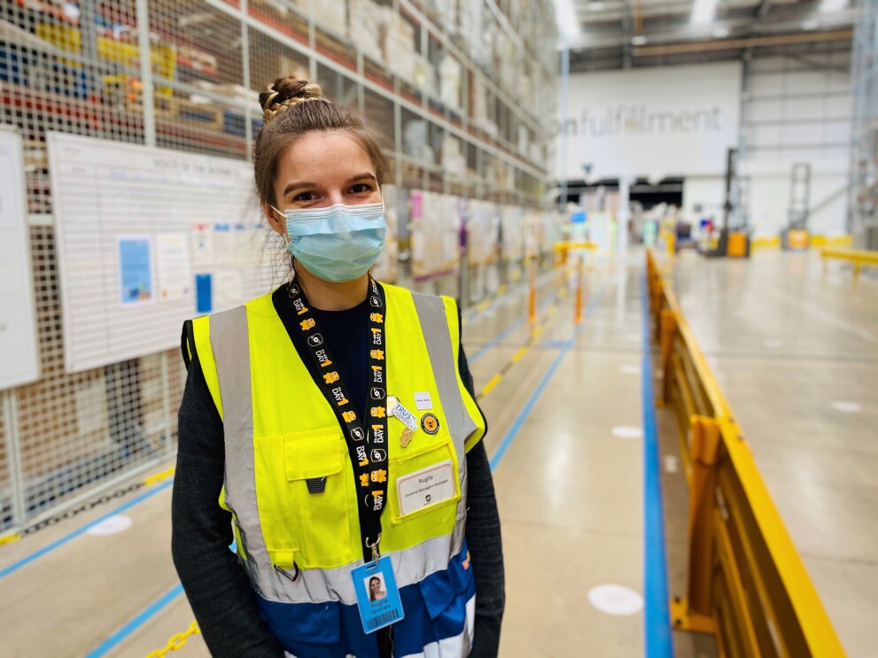 Employee wearing mask at Amazon fulfilment centre