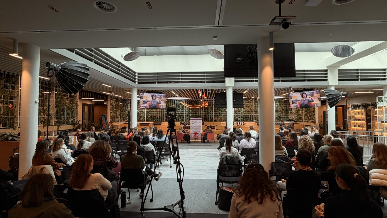 Women at Amazon's fireside chat 3  