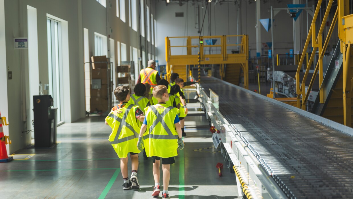 Amazon x DVC4 Pitt Meadows Elementary School Tour