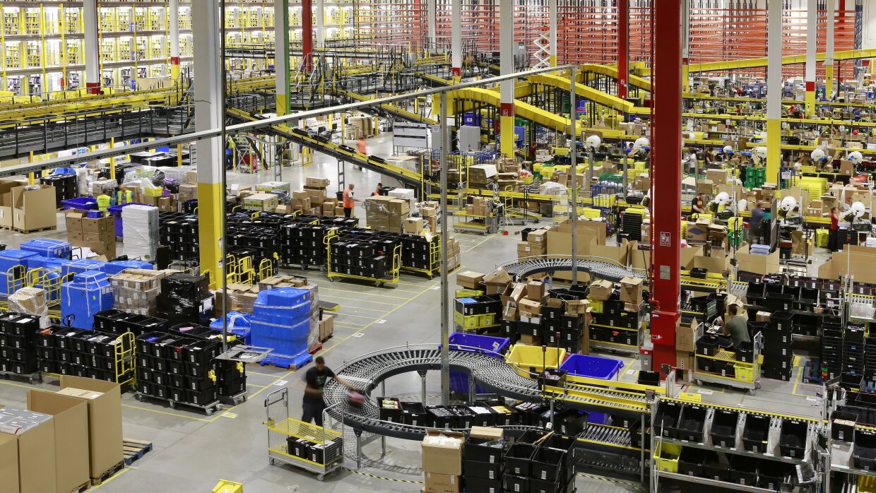 Panorámica de un centro logístico.