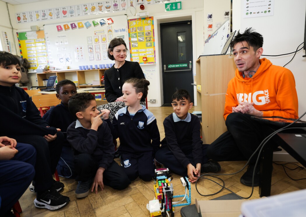 Niamh Gallagher, AWS Ireland Country Lead, visits St.Vincents Boy’s School to deliver the EdTips kits