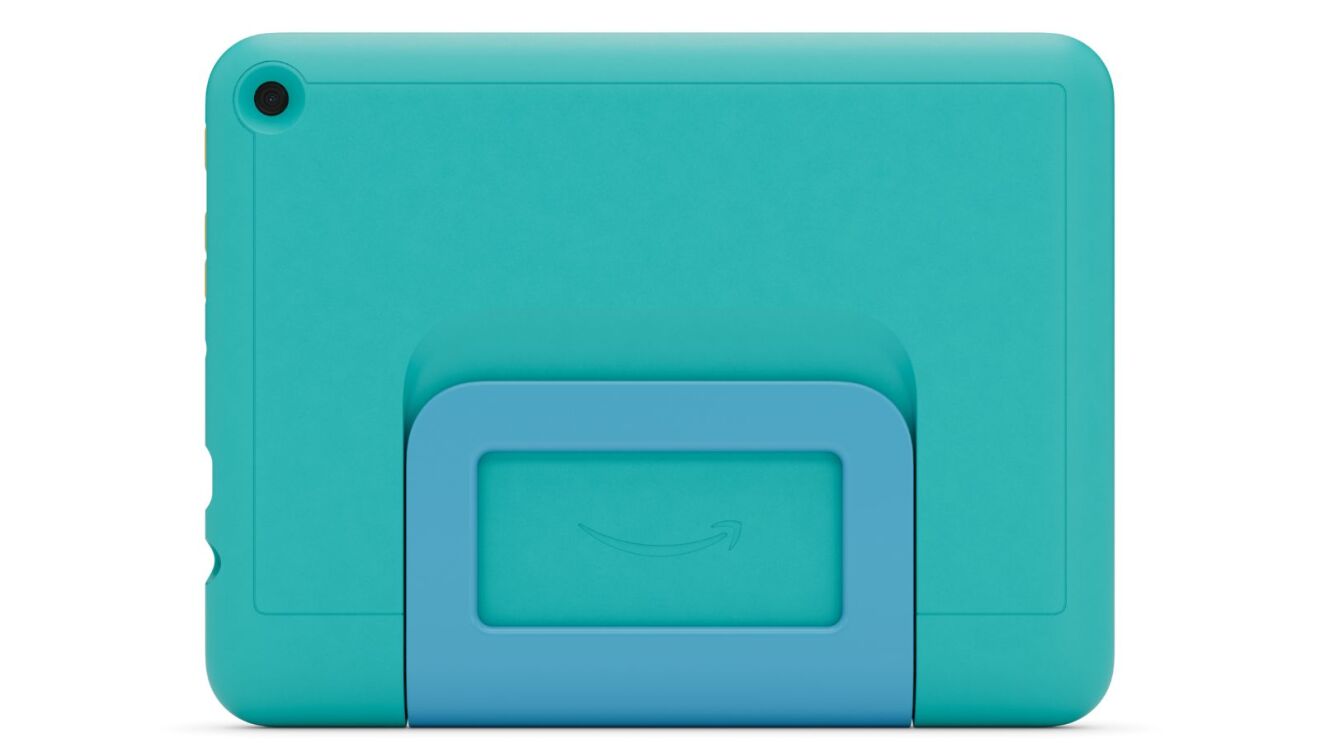 ターコイズブルーのケースを付けたタブレットの裏側が置かれている。