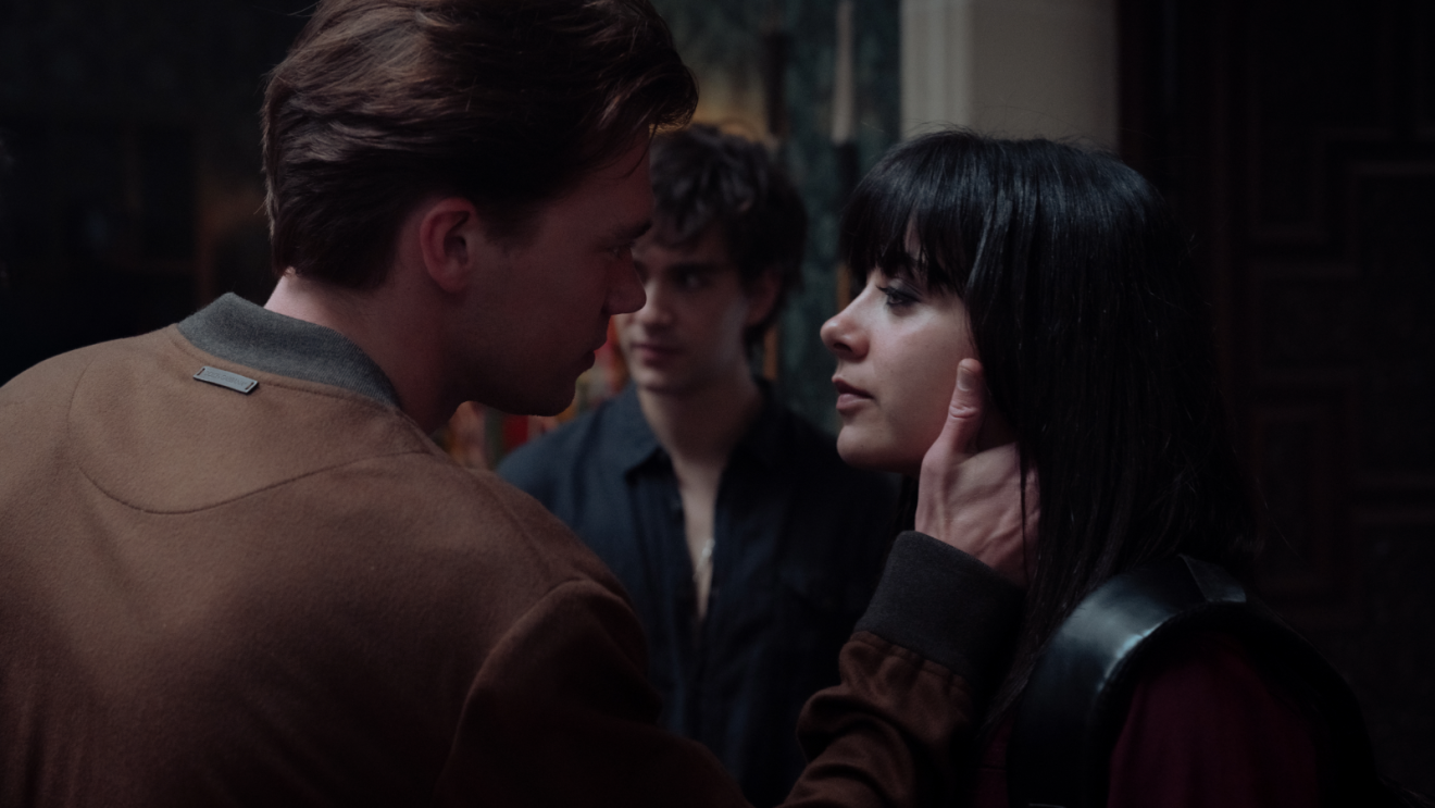 Irene Balmes as Jude Derry in Perfect Liars on Prime Video