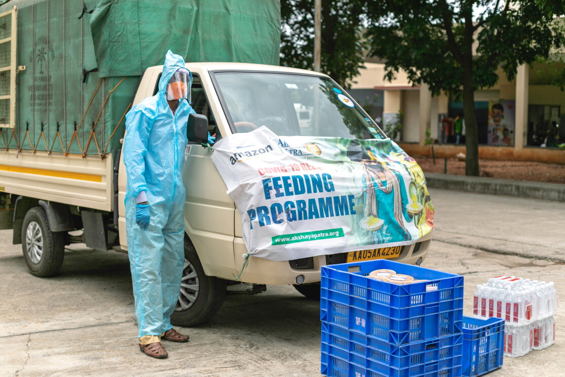 A food distribution drive for creamtorium workers during COVID