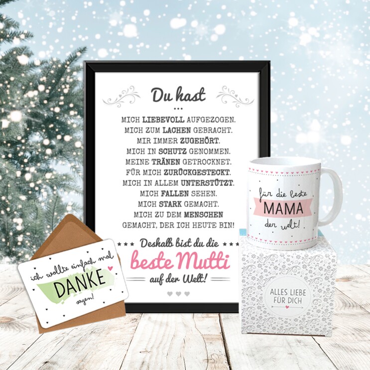 Das Bild zeigt alle Geschenke, die im Beste-Mama-Geschenk enthalten sind: eine Tasse, ein Poster und eine Karte mit der Aufschrift "Danke".