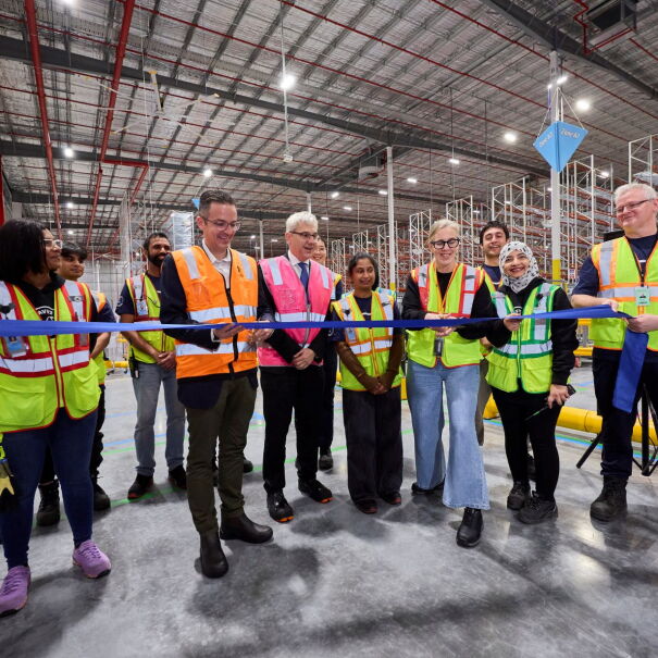 Amazon Australia celebrates the official opening of its third fulfilment centre (FC) in Victoria, with The Hon. Danny Pearson, Minister for Economic Growth and Jobs and Mayor Cr Stefan Koomen, Mayor of the City of Casey, cutting the ribbon. 
