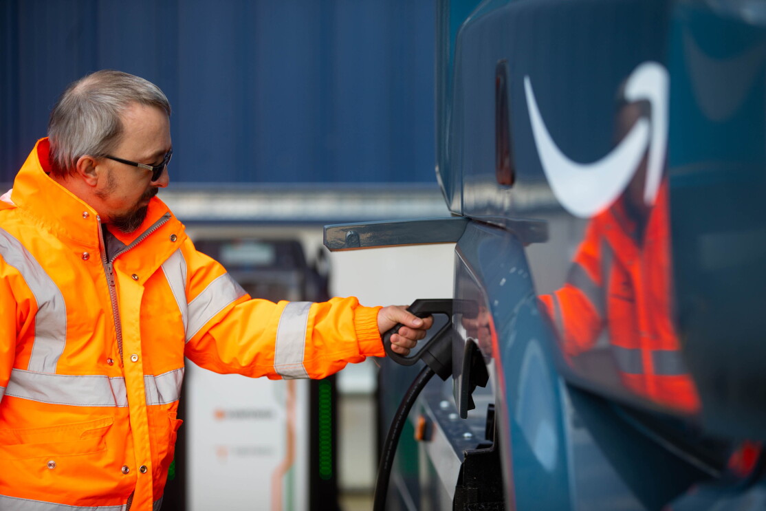 Amazon Middle Mile EVs Overs Electric HGVs