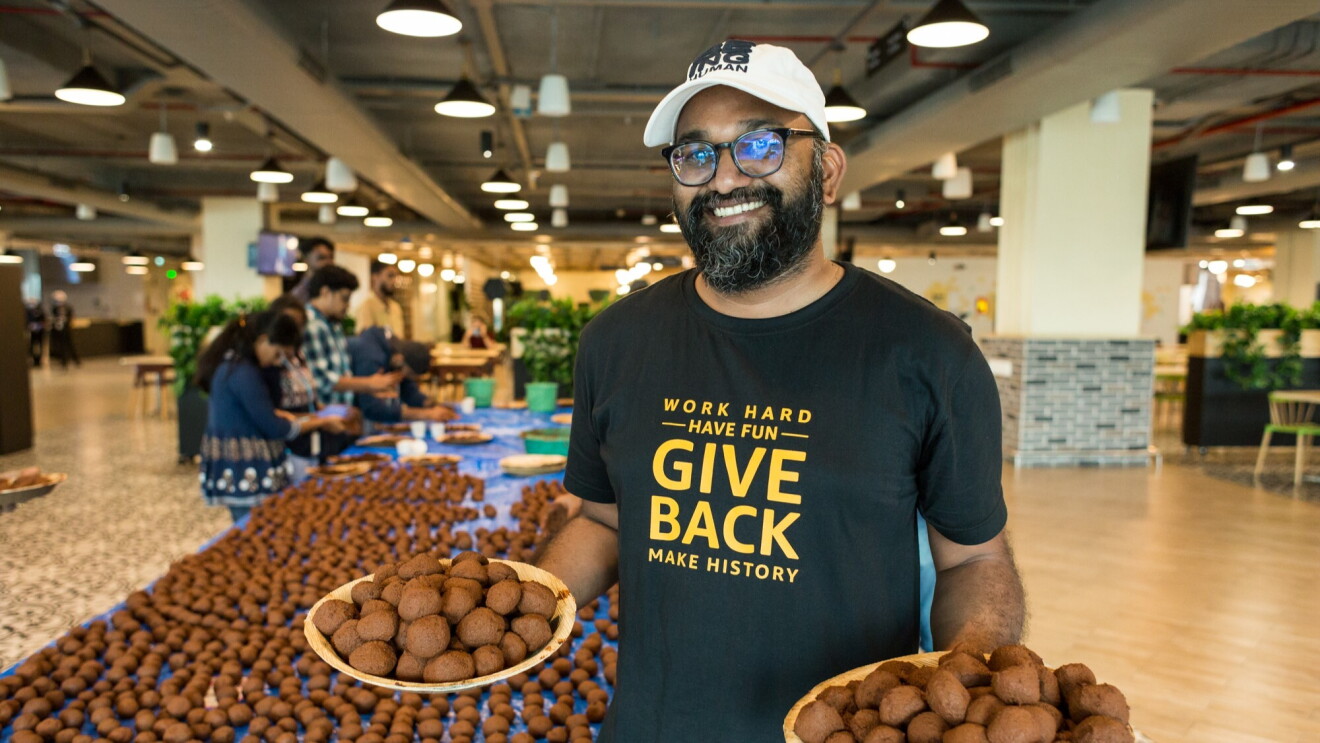 Amazon Employee Volunteer