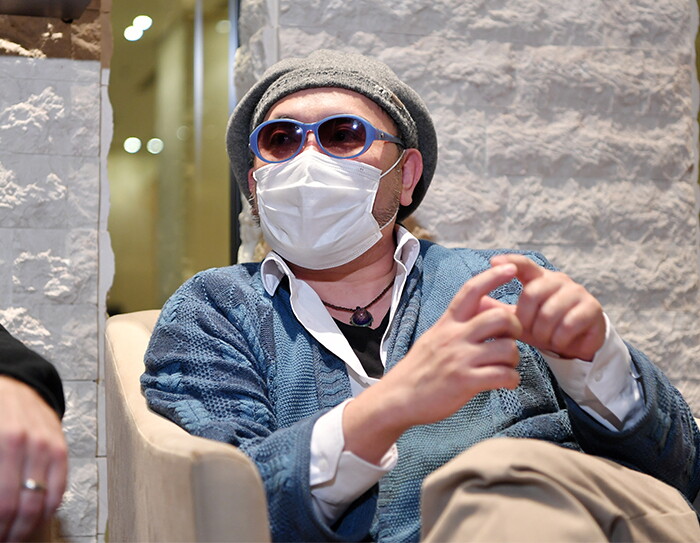 MONKEY MAJIK インタビュー中のメンバー