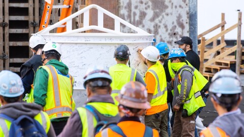 图像的“顶级”活动庆祝为亚马逊HQ2公园见面。