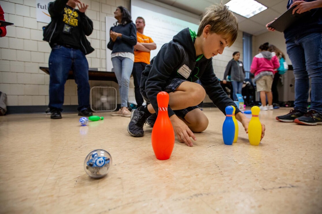 Cleveland, Ohio STEM workshop at Amazon fulfillment center