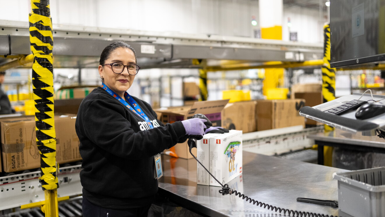Más de 11,000 personas se sumarán a Amazon México esta temporada de fin de año - visual 5