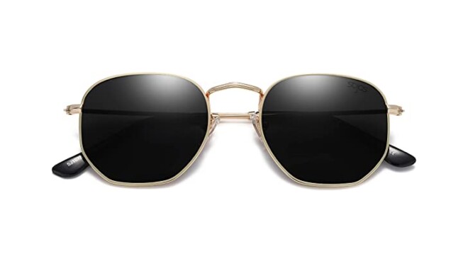 网红喜爱时尚配饰的产品形象。