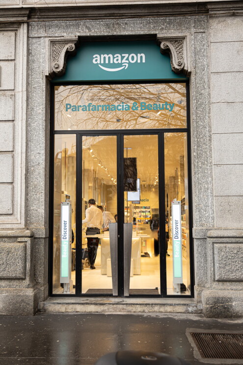 amazon parapharmacy in milan italy 4 