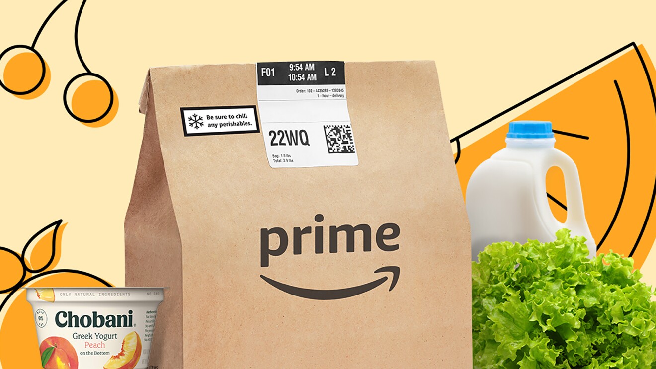 Amazon Prime交付与Chobani袋酸奶,牛奶罐和莴苣旁边。背景是一个插图的水果。