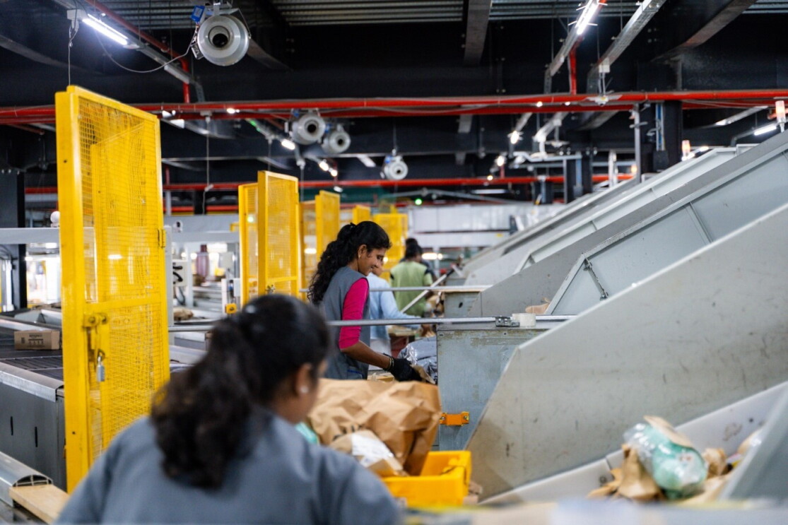 Inside one of Amazon's Largest Fulfillment Center in India