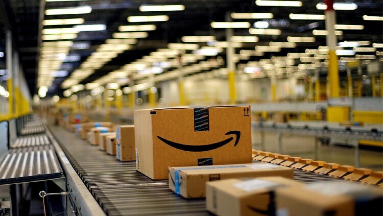 Packages on conveyor belt