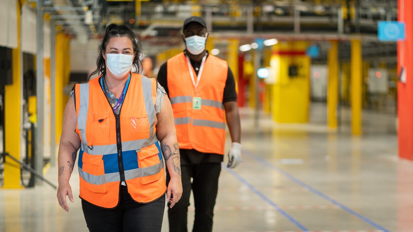 Photos of Amazon France Fulfillment Center associates
