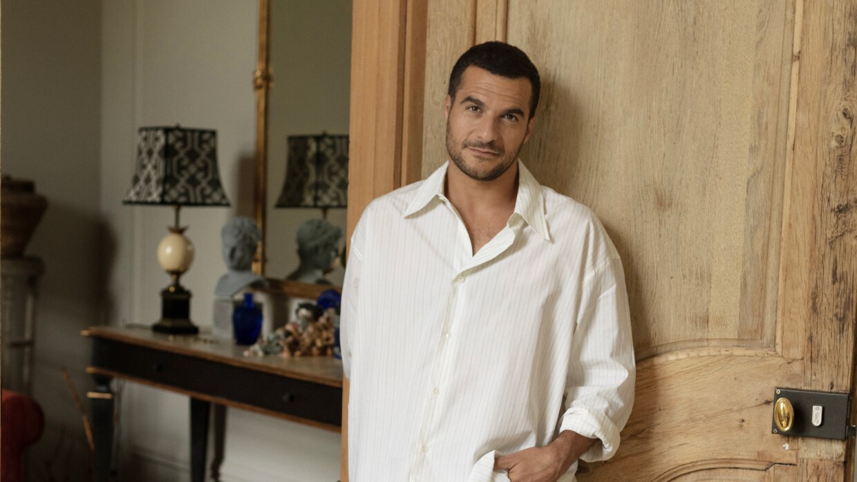 Amir pour Amazon Music Noel dans le salon