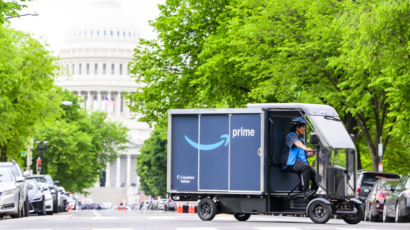 Amazon in the Arlington community: Amazon supports Fairfax County students in Presidential AI Challenge Amazon in the Arlington community: Amazon supports Fairfax County students in Presidential AI Challenge