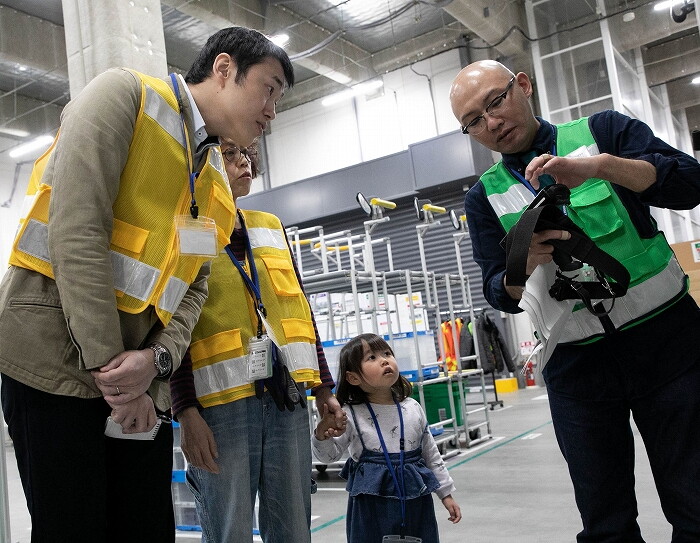 アマゾンフルフィルメントセンターを見学