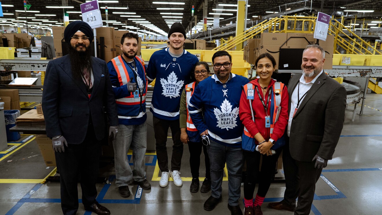 Toronto Maple Leafs hockey player packing boxes 