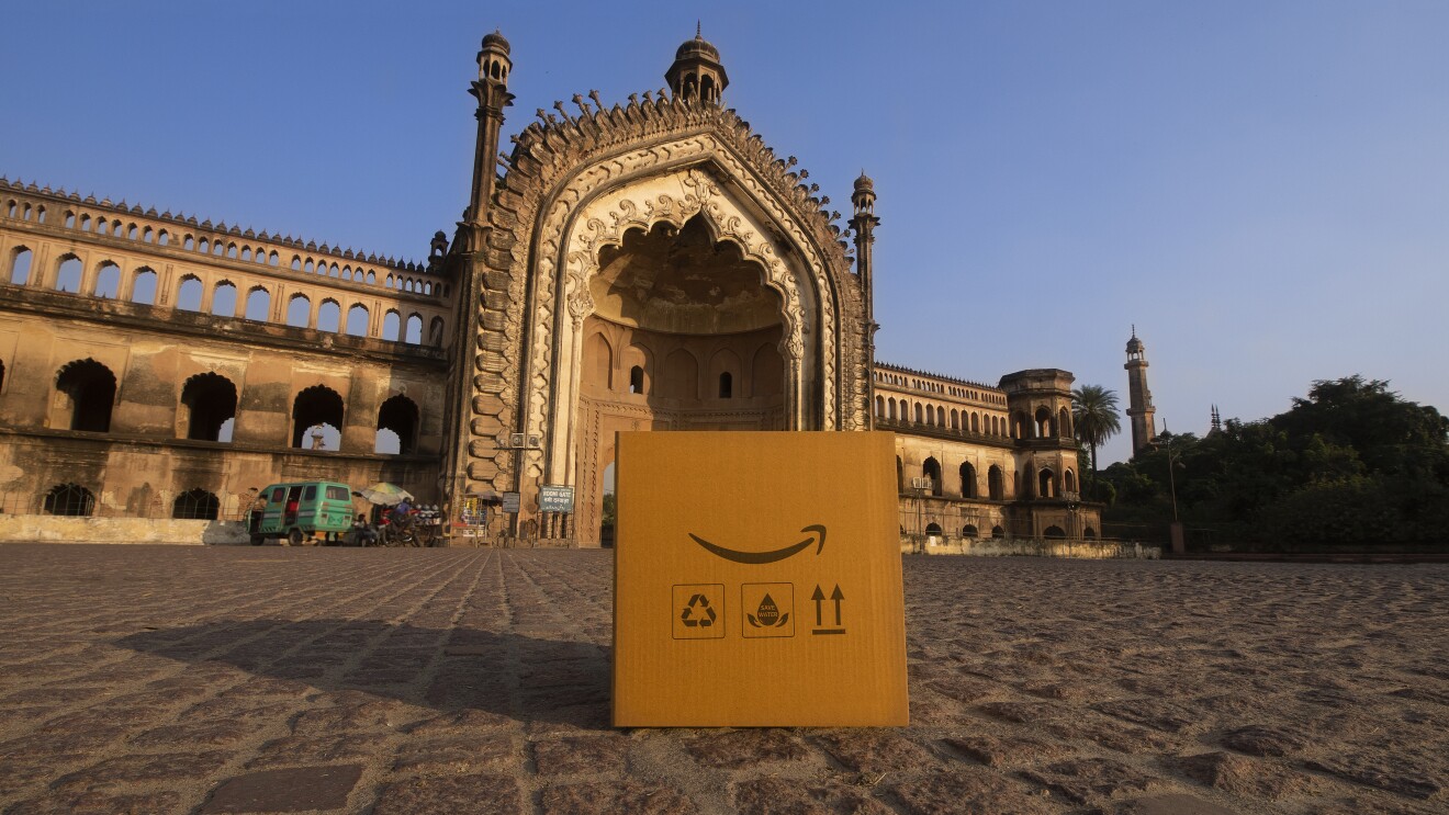 Journey of the Amazon box across iconic Indian locations