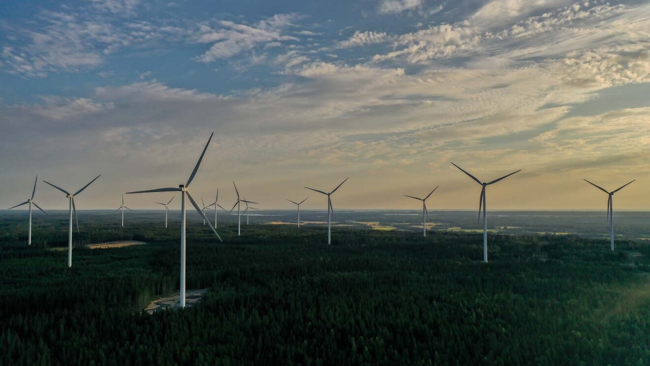 Photo looking into the horizon of wind turbines in Bäckhammar, Sweden