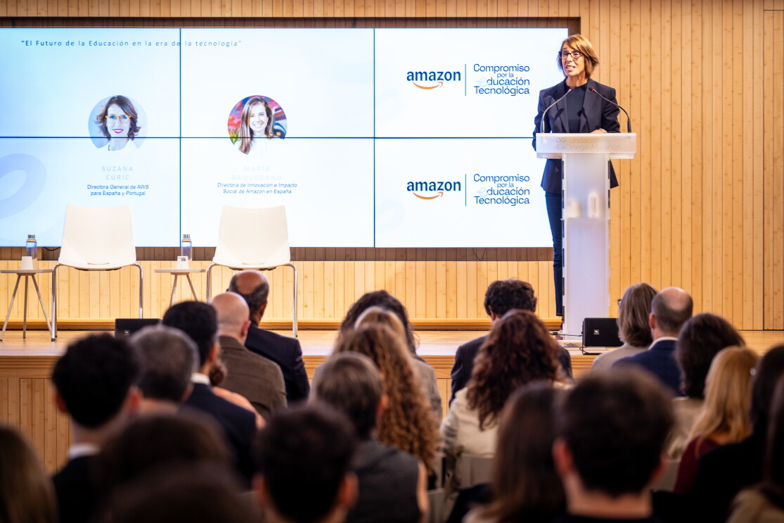 Más de 280.000 estudiantes formados en competencias digitales y seis docentes reconocidos a través del Compromiso de Amazon por la Educación Tecnológica en España