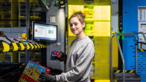 Amazon Centre de distribution d'Augny illustration