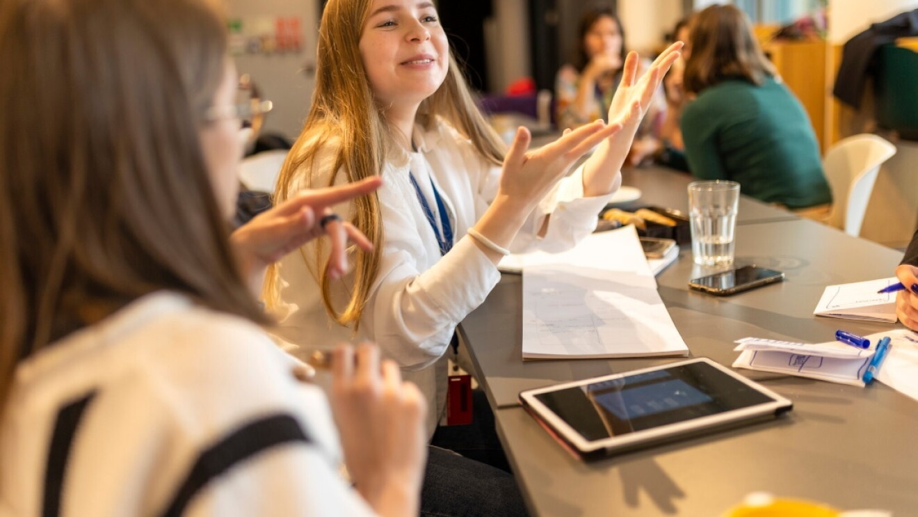 Girls Do Engineering_photo.jpg