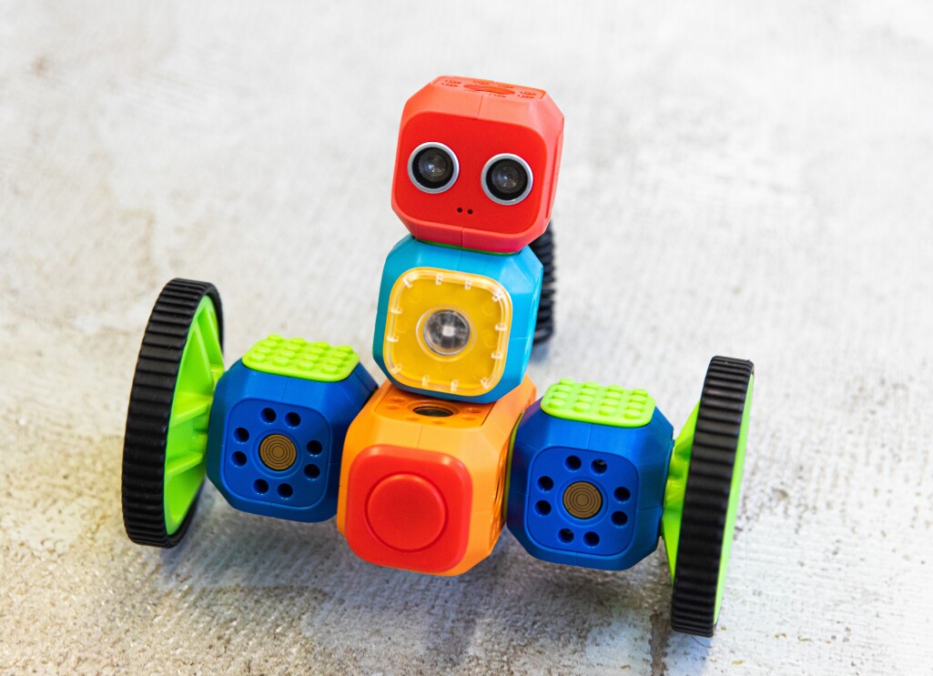 Mit Robo Wunderkind lernen Kinder spielerisch, wie man programmiert