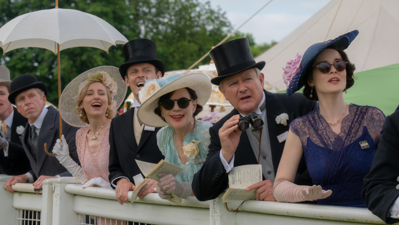 Characters in old-fashioned clothing spectacting a horse race with binoculars