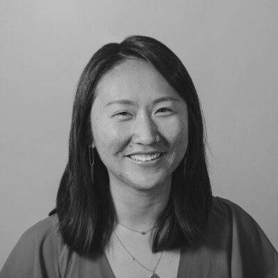 一个特写作家康妮陈的照片。